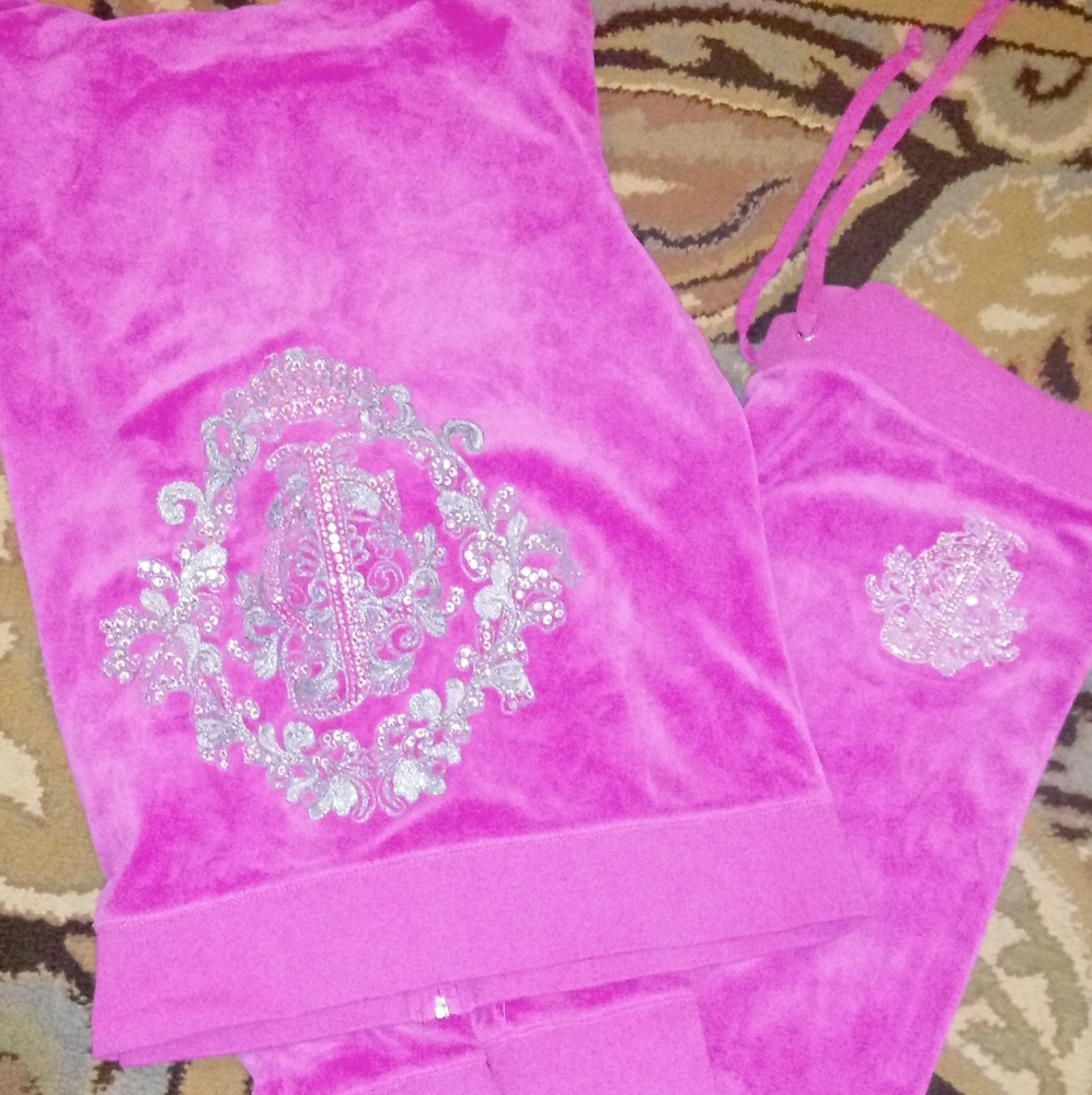 Pink jogging set